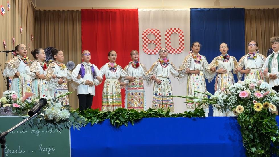 80 godina Hrvatske �kole u Santovu